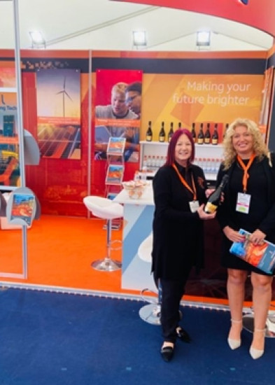 TeamJT Give Away Prosecco at ENERGYxNorth